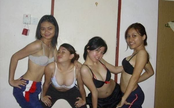 Cewek ABG Nakal Mencoba Jadi Lesbian - 2