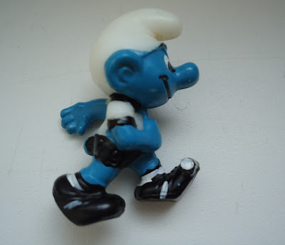 Rare 80's Kinder Smurf Figure Footballer Smurf