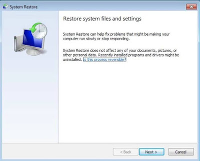 Setelah mengketik "rstrui.exe" nanti akan muncul tulisan "Restore system files and settings", silakan kaliak klik Next saja