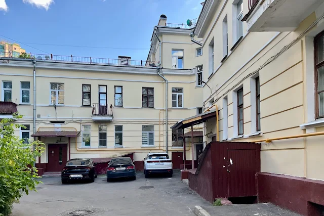 Ростокинская улица, улица Бажова, дворы, жилой дом 1950 года постройки