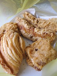 banana fritters, curry puffs and deep-fried kuih bakul