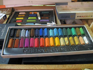 image of a set of Mungyo Standard Soft Pastels