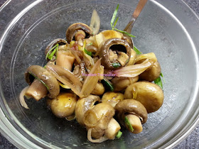 Marinated mushrooms - Funghi marinati