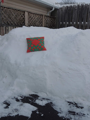 snowbank with cushion 