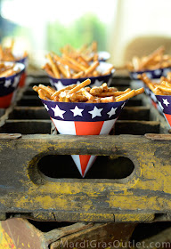 DIY Patriotic Snack Cups | Free 4th of July Printable from MardiGrasOultet.com