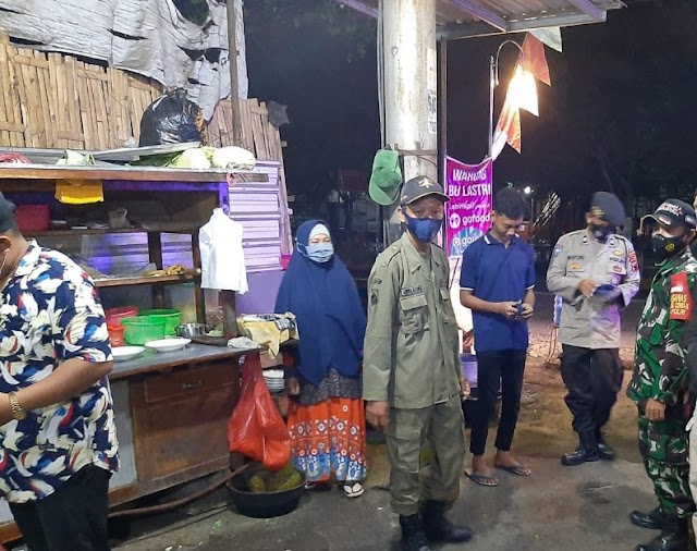 Petugas gabungan Bendosari himbau Kedai, rumah makan dan warga agar patuhi PPKM Level 4