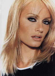 Amber Valletta Hairstyles