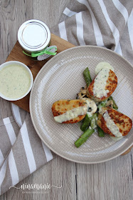 Serviettenknödel mit Bärlauch auf Spargel-Champignon-Gemüse und Bärlauch-Béchamel