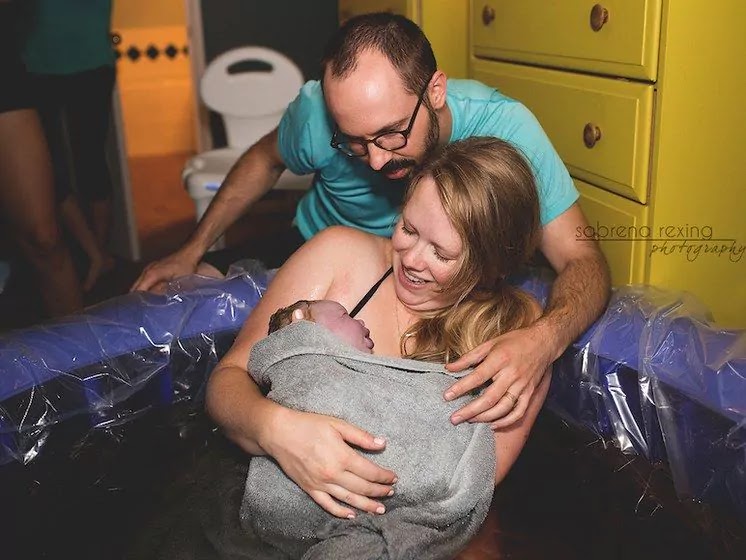 Stunning Pictures Of Water Birth Capture The Beautiful Moments Of Bringing A New Life To The World