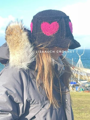 FREE bucket hat crochet pattern with hearts