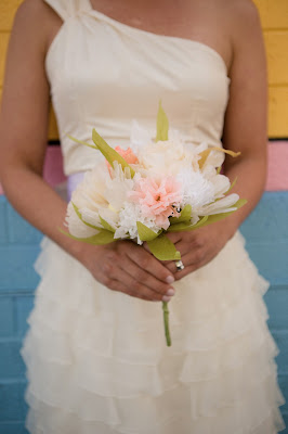 Vestido Fafi Vasconcellos e bouquet Flavia Carrano