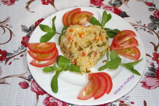 pilav tarifleri bulgur pilavı tarifleri domatesli bulgur pilavı  meyhane pilavı yeşil soğanlı bulgur pilavı sebzeli bulgur pilavı  sebzeli bulgur pilavı nasıl yapılır sebzeli bulgur pilavı yapılışı