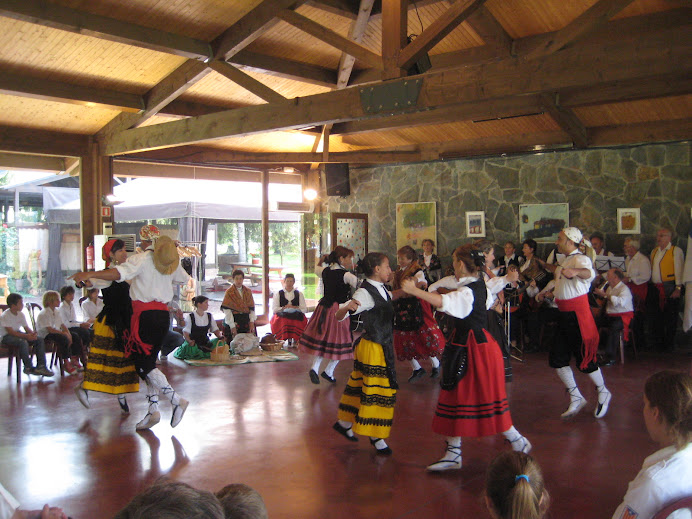 Becerril dansant a Malla