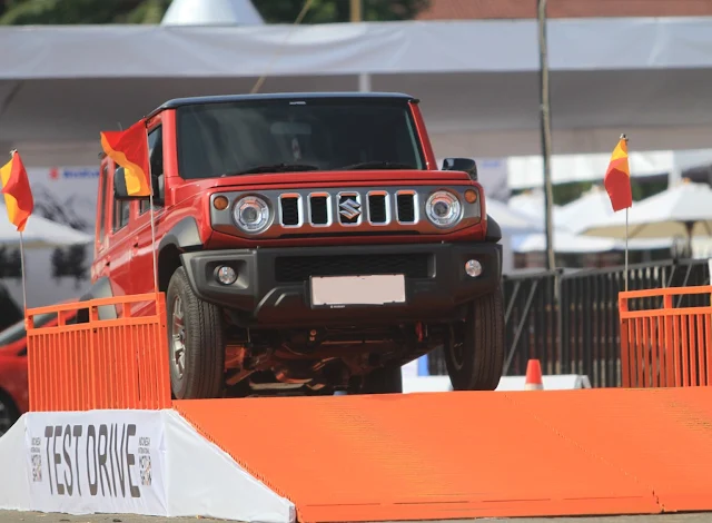 Suzuki Jimny 5-door Mobil off-road