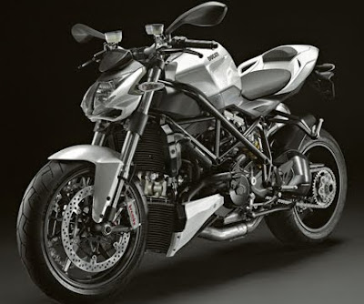 MOTORCYCLE DUCATI STREETFIGHTER 2011