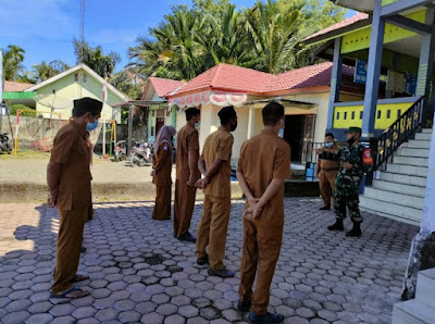 Pimpin Apel Pagi Di Desa Binaan, lni Arahan Babinsa Koramil 04/Meureubo Kepada Aparatur Desa