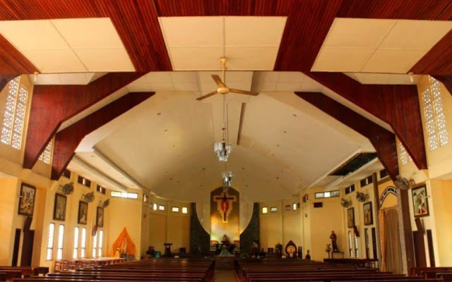 Tampak dalam gereja katolik santo pius x aek kanopan