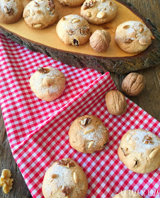 galletas-con-nueces-piñones-uvas-pasas-y-almendras