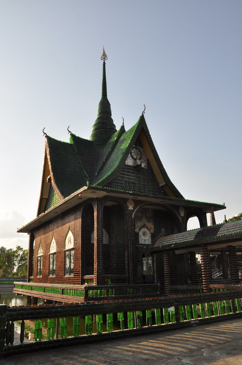 beer bottle temple,  beer bottle temple in thailand,  temple of a million bottles,  thai bottle,  wat pa maha chedi kaew, 	 temple of a million bottles, 	 beer bottle temple,  thai bottle,  watpa,  temple of a million years location,  thailand temple,  temple of a million buddhas,  million buddha temple,