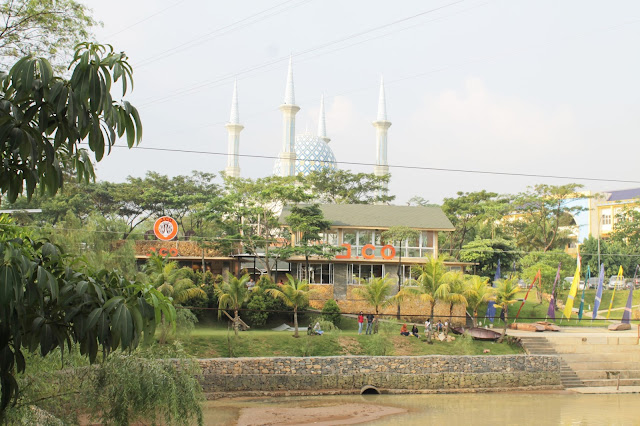 Masjid Andalusia dibalik JCO - Sentul