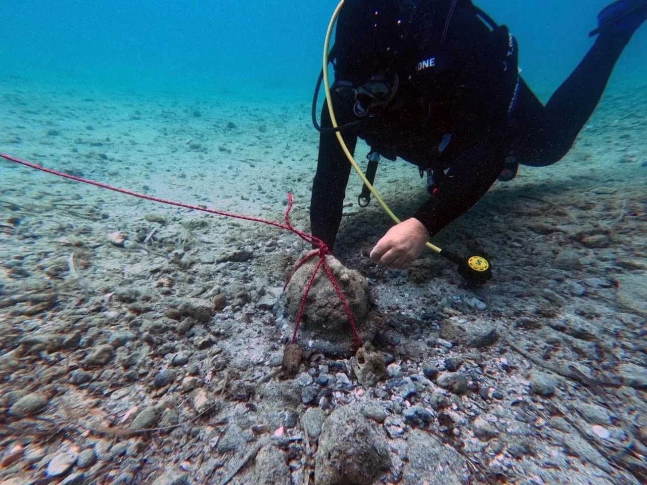 Αρχαιολόγοι ανακάλυψαν μεσαιωνικό κράνος στα ανοικτά των ακτών της Σικελίας