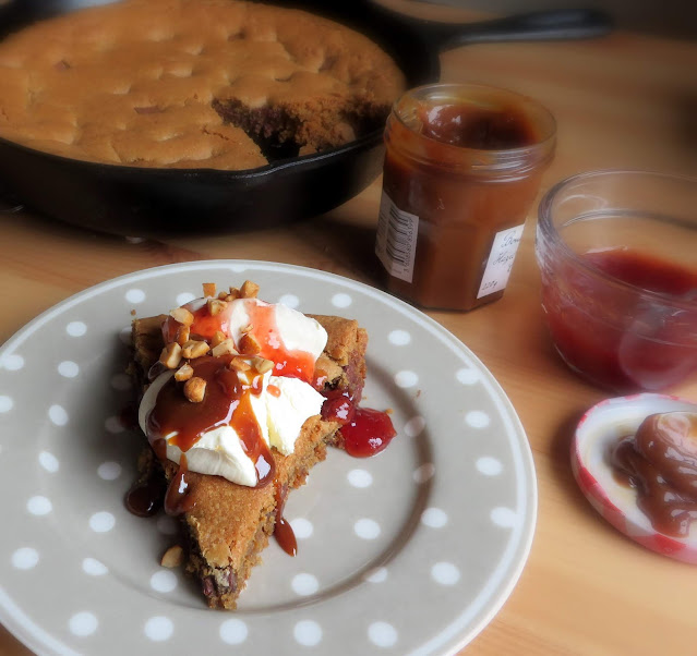 Peanut Butter Chocolate Chunk Cookie Sundae Pie