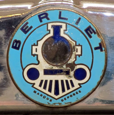 berliet logo background 