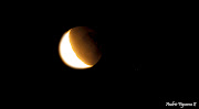 Luna creciente en penumbra. Publicado por Andrés Figueroa Z. en 08:58