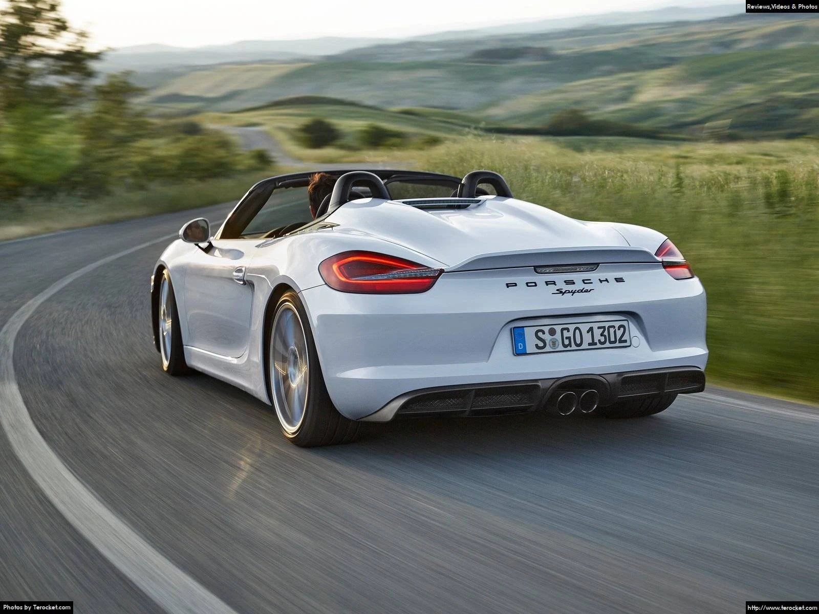 Hình ảnh xe ô tô Porsche Boxster Spyder 2016 & nội ngoại thất