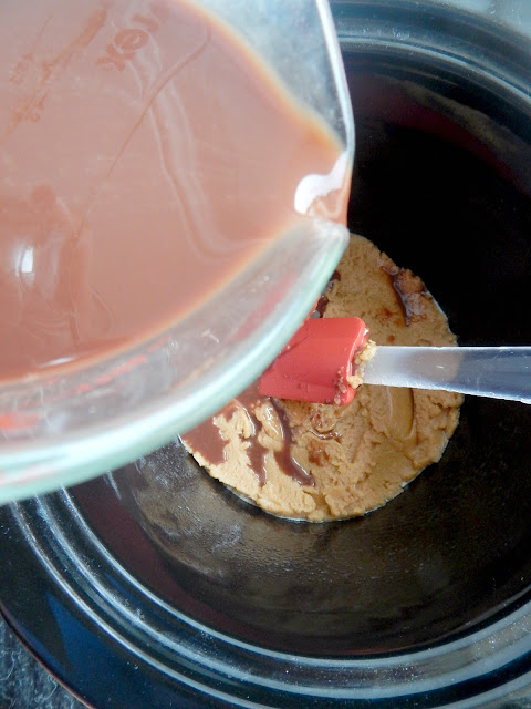 crock pot peanut butter fudge cake (sweetandsavoryfood.com)