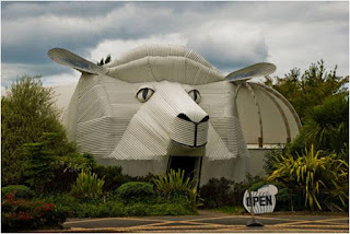 The sheep building (Tirau, Waikato, New Zealand)