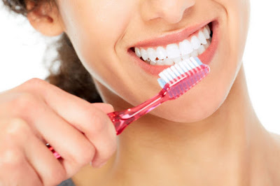Cạo vôi răng diễn ra như thế nào?