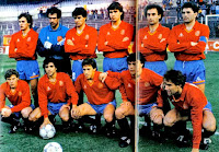 Selección de ESPAÑA - Temporada 1987-88 - Miguel Soler, Zubizarreta, Michel, Julio Salinas, Ricardo Gallego y Gordillo; Butragueño, Tomás, Víctor, Sanchís y Martín Vázquez - ESPAÑA 0, ESCOCIA 0 - 27/04/1988 - Partido amistoso -  Madrid, estadio Santiago Bernabeu - Alineación: Zubizarreta; Tomás, Ricardo Gallego (Tendillo, 46'), Sanchís, Miguel Soler; Michel, Víctor, Martín Vázquez, Gordillo; Butragueño y Julio Salinas (Eloy, 78')