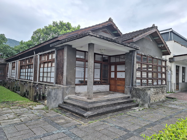 花蓮光復住宿參考，花蓮觀光糖廠和風木屋住宿，環境舒適寂靜典雅