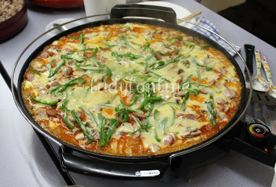 Mochi Pizza [Photo from LadyOnline.Blogspot.Com]