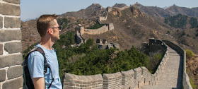 Moi sur une portion déserte de la Grande Muraille de Chine