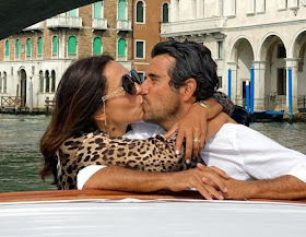 Caterina Balivo e Guido Maria Brera bacio sulla barca foto Instagram