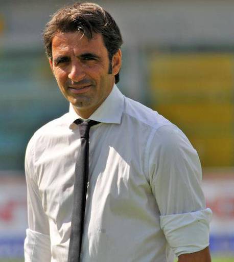 Ufficiali gli arrivi di PECCHIA come nuovo allenatore (con CORRENT suo vice) e di FUSCO come nuovo diesse dopo la rescissione di BIGON che a metà Aprile negava categoricamente contatti col BOLOGNA! Sensazioni sul futuro? Le scommesse sono troppe e le probabilità di successo sfavorevoli ma in caso è pronto MANDORLINI...