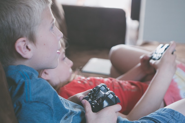 effects of video game on a child brain development 