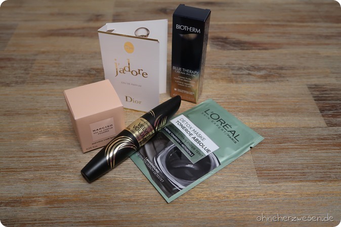 Douglas Haul Einkauf Bestellung Online Shop Rituals of Sakura MAC Kosmetik Cosmetics Estee Lauder Company Goodies Gutscheine Rabattcode Blush Creme Bodylotion Duschschaum Duschgel Body Peeling Dior 2