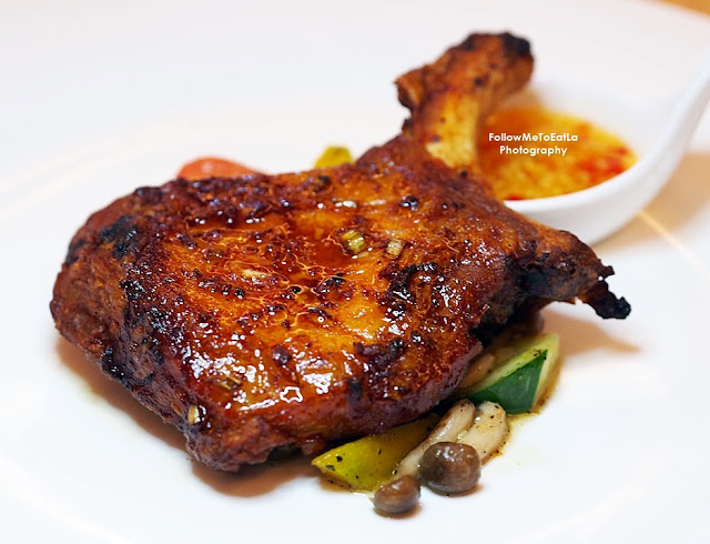 Iberico Pork Chop 烤西班牙黑豬扒（黃金醬, 黑椒醬） RM 68++