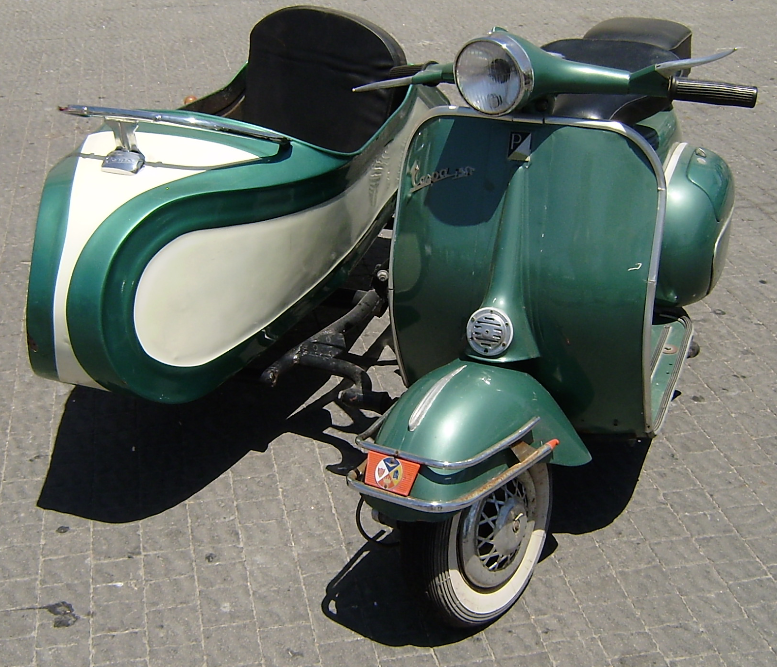 Gambar Cinta Vespa - Gambar C