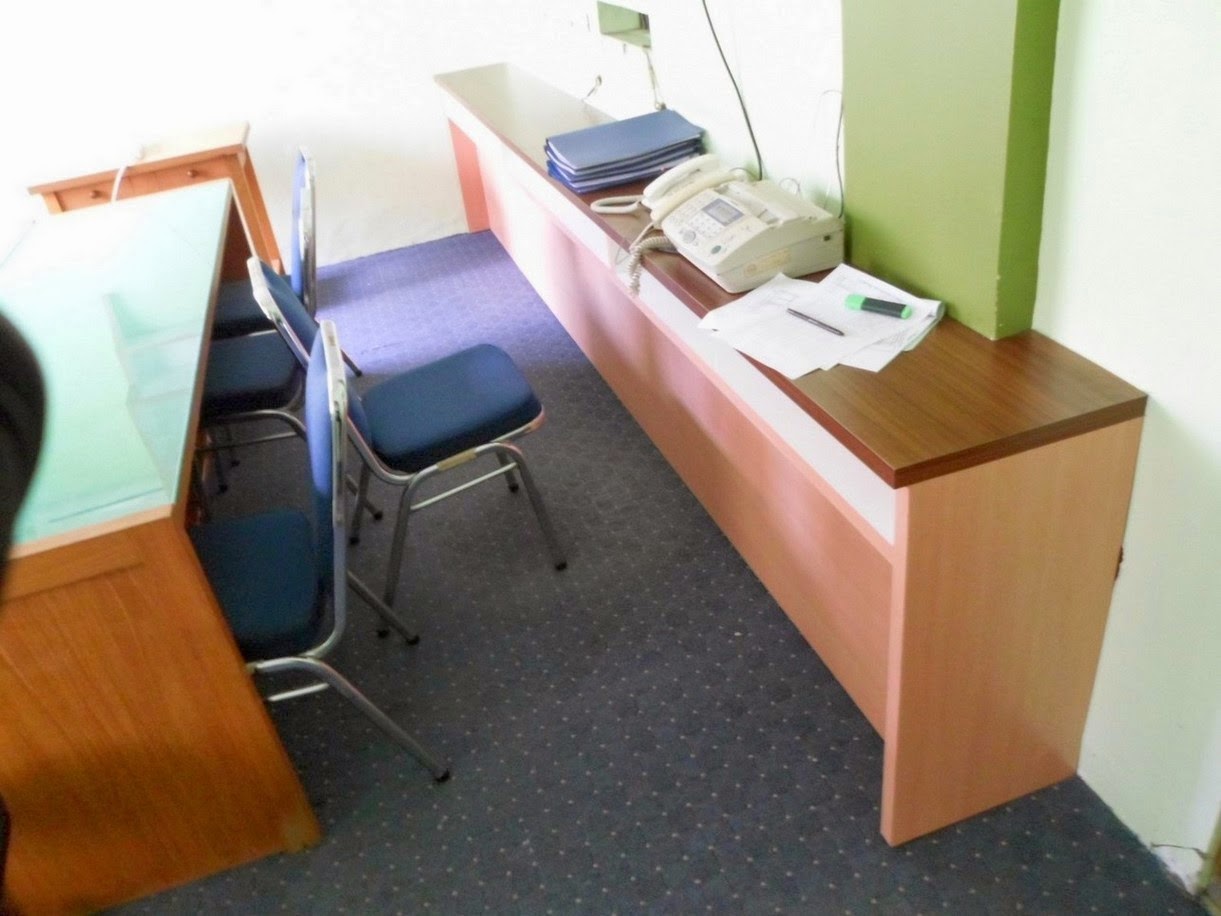 Meja Kantor  Sekat Kantor  dan Interior  Kantor  Untuk Ruang 