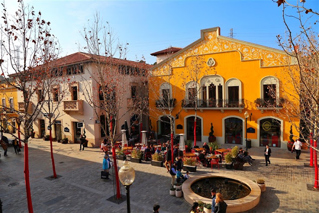 architrecture la roca village shoppig barcelona spain