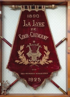 La Lyre de Chevernyy et Cour-Cheverny : une centenaire alerte