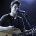 Shawn Mendes divulga vídeo de "There's Nothing Holdin' Me Back"