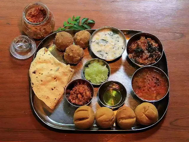 dal-bati-rajasthani-lunch