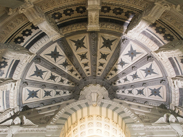 jiemve, le temps d'une pose, Lyon, Fourvière, Basilique, Eglise basse, crypte