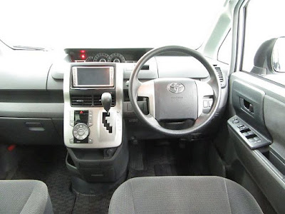 2007 Toyota Noah X