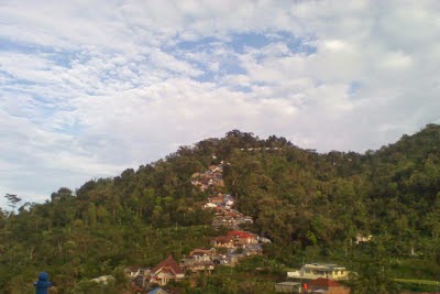 Bukit lokasi makam sunan muria